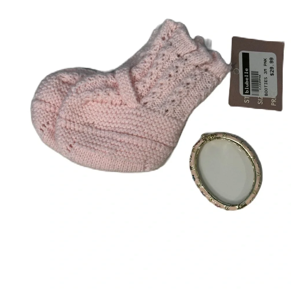 Blubelle Light Pink Knit Baby Booties NWT & pink flower bangle